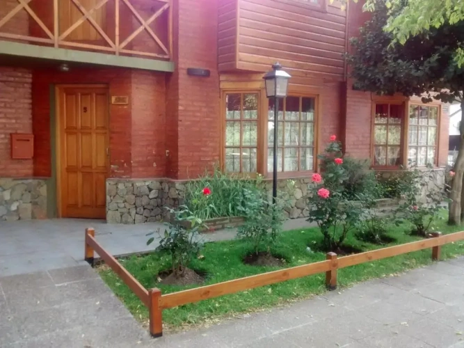 2 Bedrooms Cottage