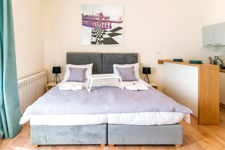 Jevrejska-Central Studio with Free Parking