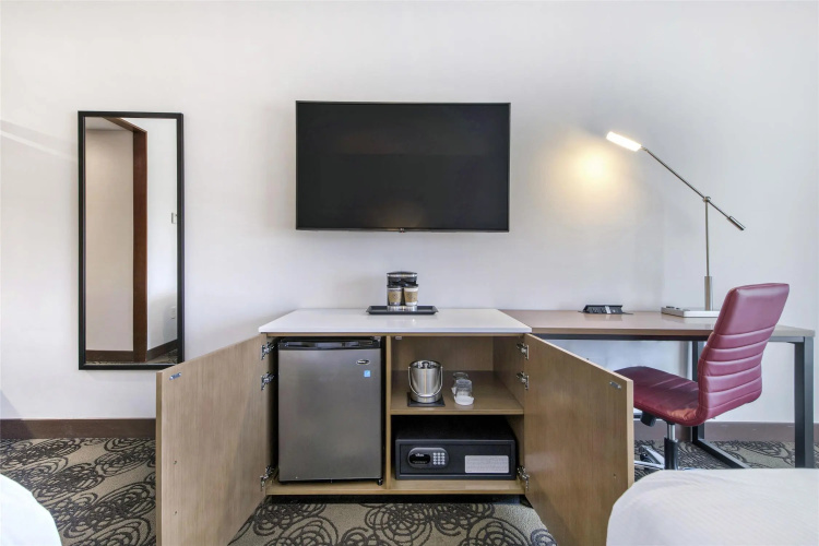 DoubleTree by Hilton Raleigh - Cary photo 7