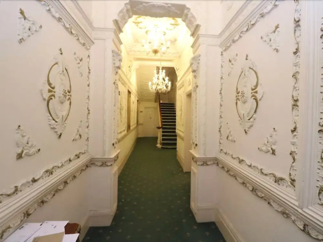 HFS Studio Next To Hydepark L10