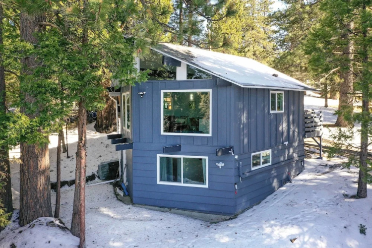 Chic Running Springs Forest Cabin w/ Deck!
