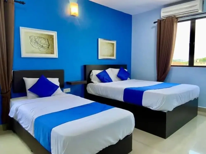 Standard Triple room