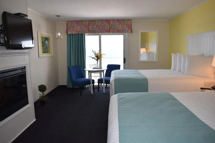 Breakers Resort & Beach Bar