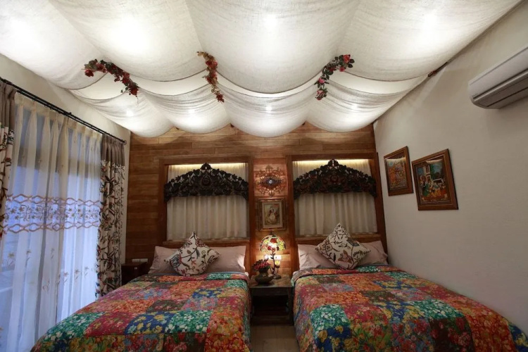 Bear Forest Retro B&B