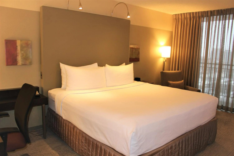Crowne Plaza Chicago West Loop by IHG