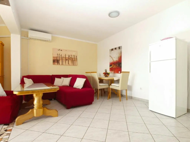 Apartment Anica 770