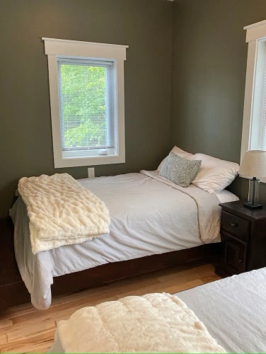 3 Bedrooms Luxury Cottage with river view