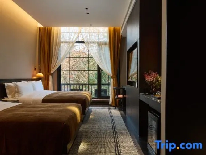 Luxury Family Suite