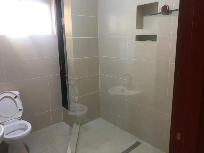 3 Bedrooms Apartment