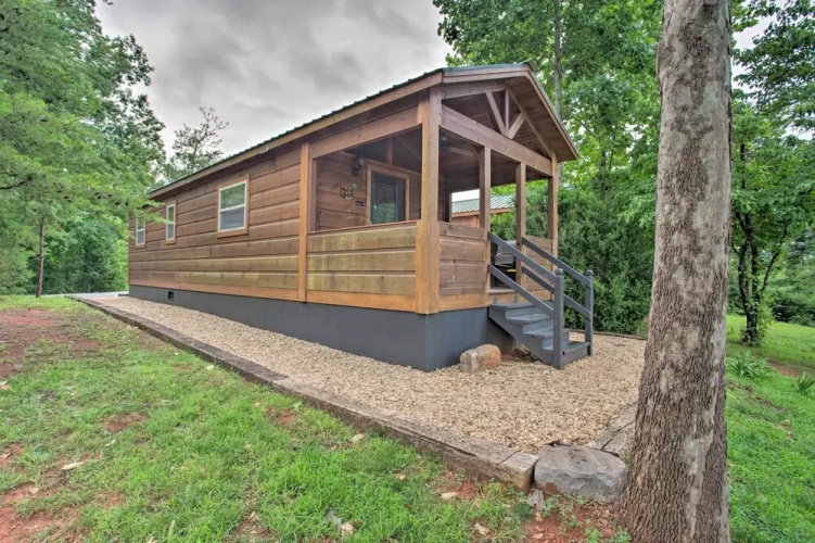 Hike & Snow Play! Mill Spring Cabin Near Winery