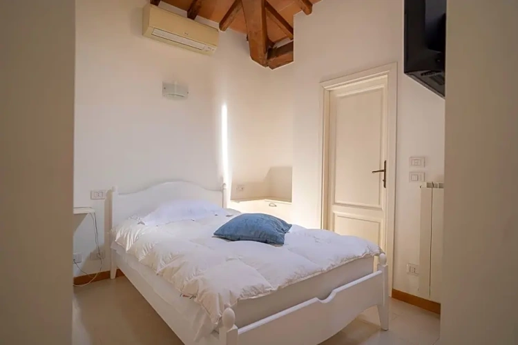 Standard Single Attic room