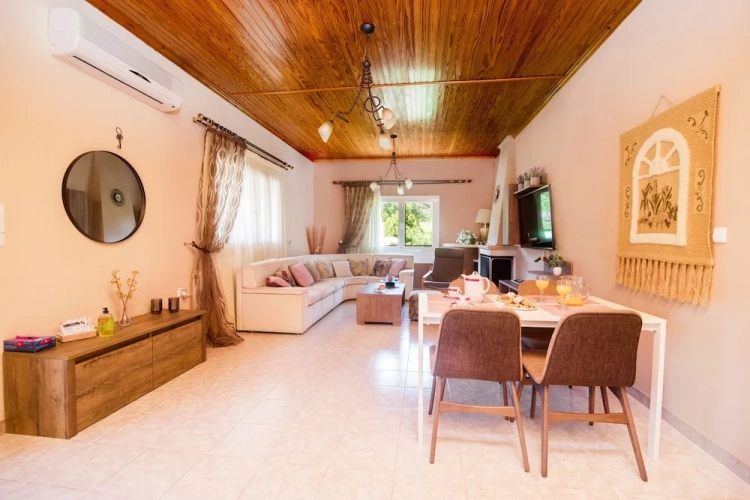 3 Bedrooms Villa