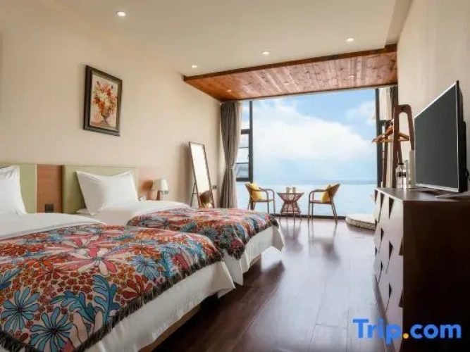 Standard Twin room with sea view