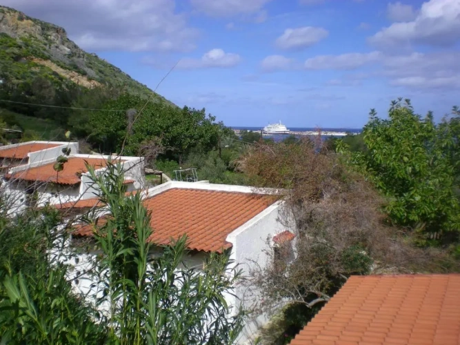 1 Bedroom Bungalow with partial sea view