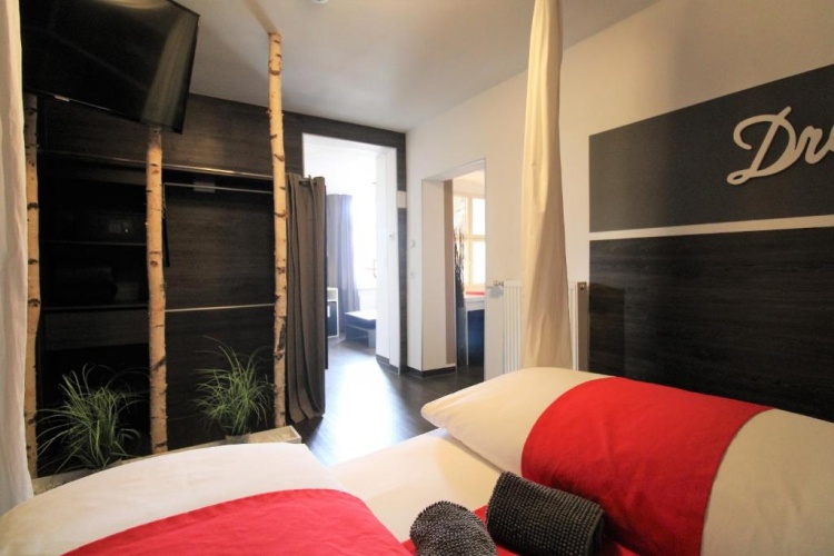 1 Bedroom Double Suite