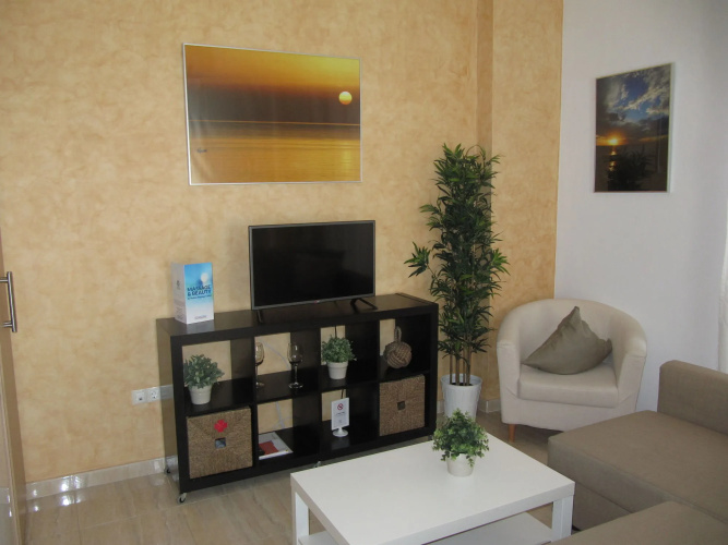 Life Apartments Alameda Colon