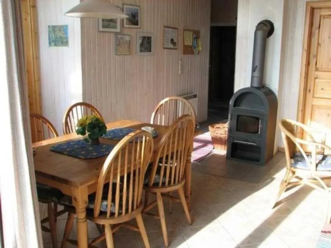2 Bedrooms Cottage