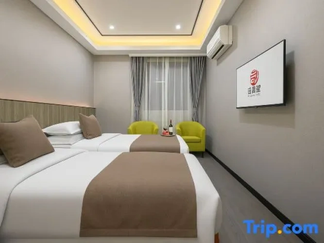 Standard Triple Family room