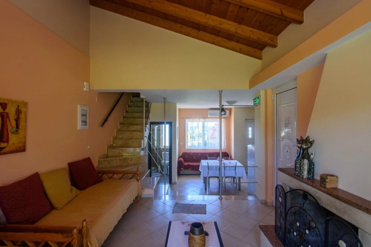 Kyparissia Garden Retreat - Spacious Duplex