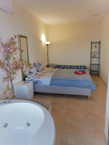Yefe Nof 3 room flat