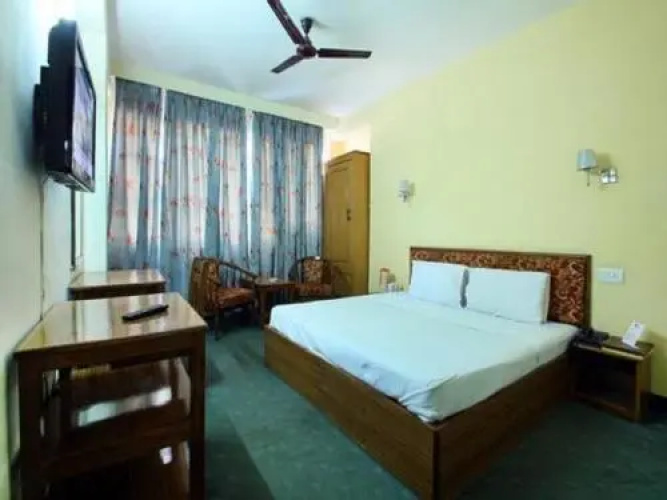Vardaan Hotel