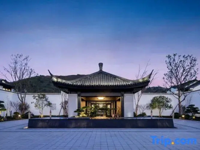 Yunshan Courtyard House