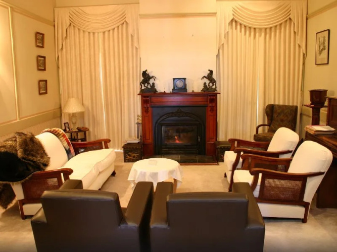 Tara House Bed & Breakfast