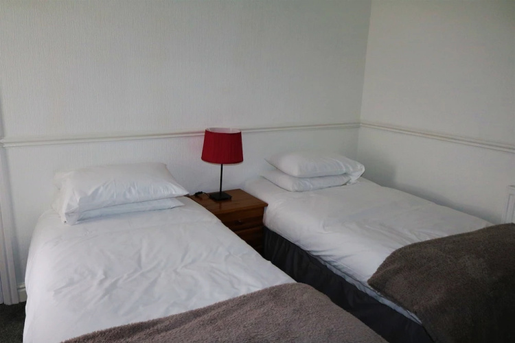Shoreline Hotel