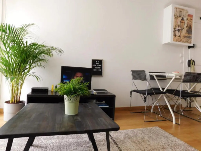 Alfama T1 Travel
