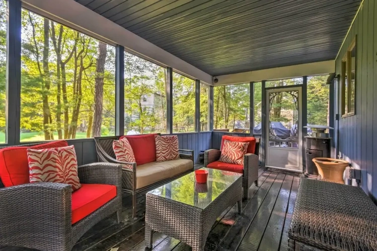 3 Bedrooms Cottage with balcony