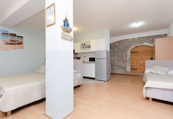 Apartment Goran