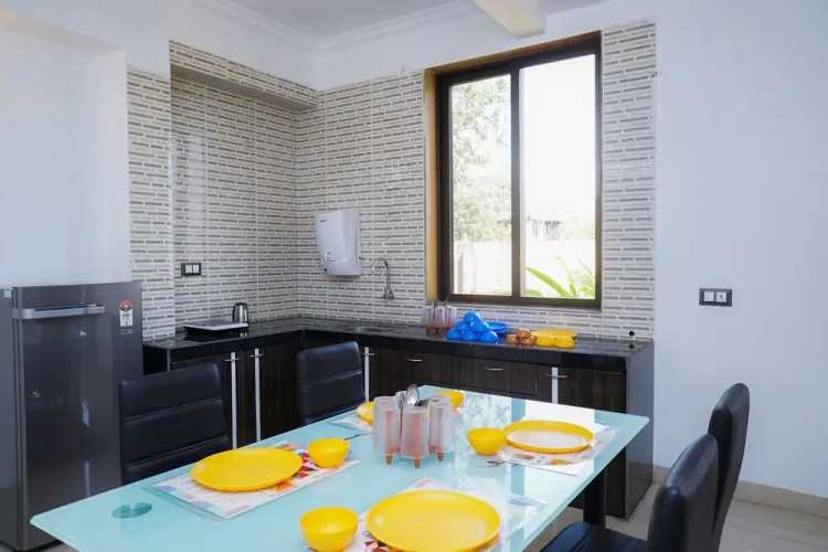 Home Gorgeous 4BHK Lonavala