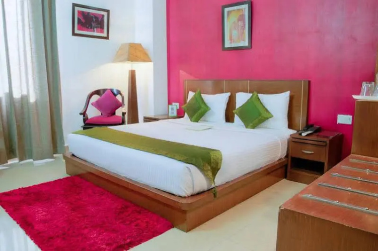 Treebo Corporate Suites Sector 62