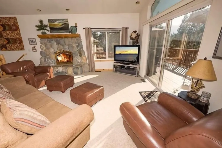 5 Bedrooms Cottage