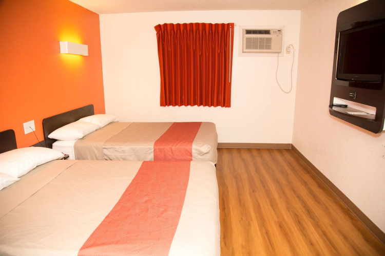 Motel 6 Omaha, NE