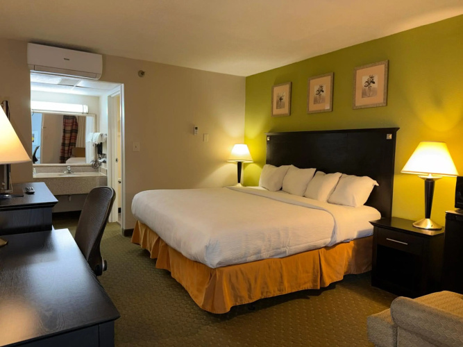 Quality Inn & Suites Moline - Quad Cities
