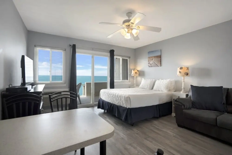 Deluxe Studio with bay view