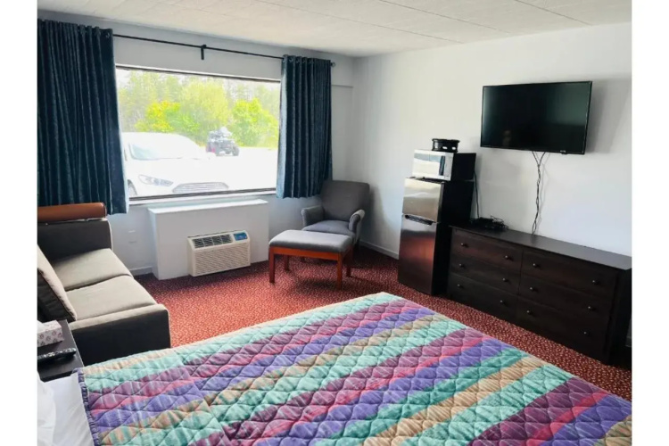 Lively Inn & Suites