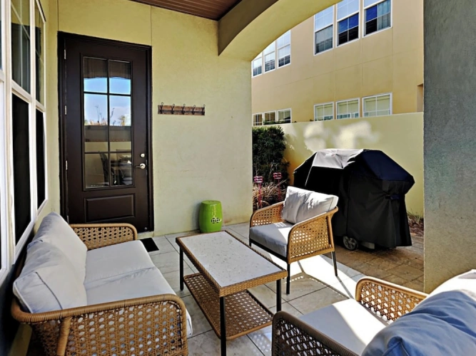 4 Bedrooms Studio