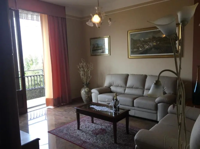 4 Bedrooms Cottage