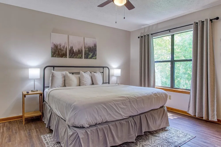 Pinecrest Townhomes-1K-2Q Unit-Renovated