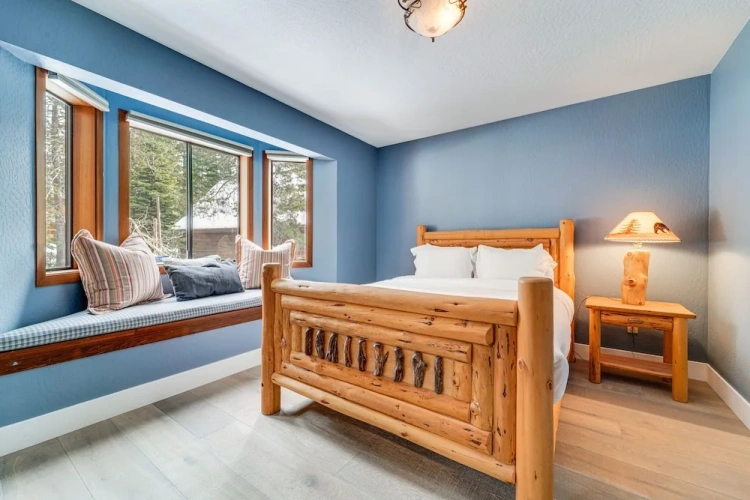 4 Bedrooms Cottage