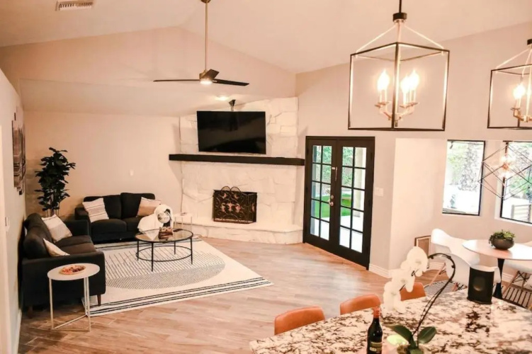 4-bdrm Vacation Dream Home W/backyard Paradise!
