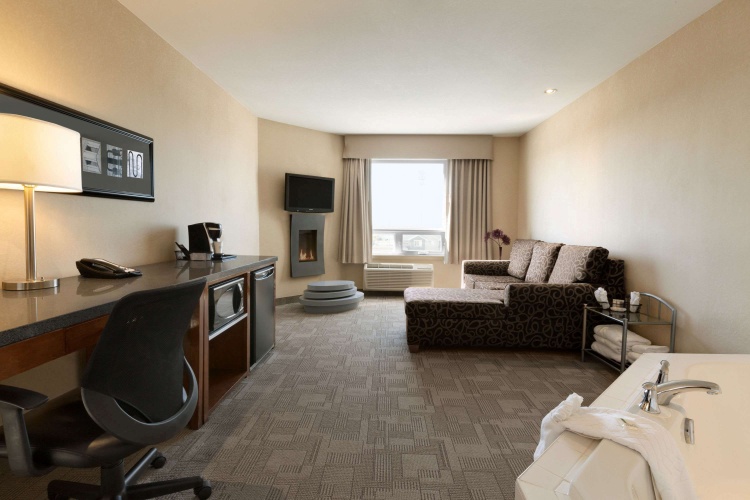 Days Inn by Wyndham Regina Airport West photo 6