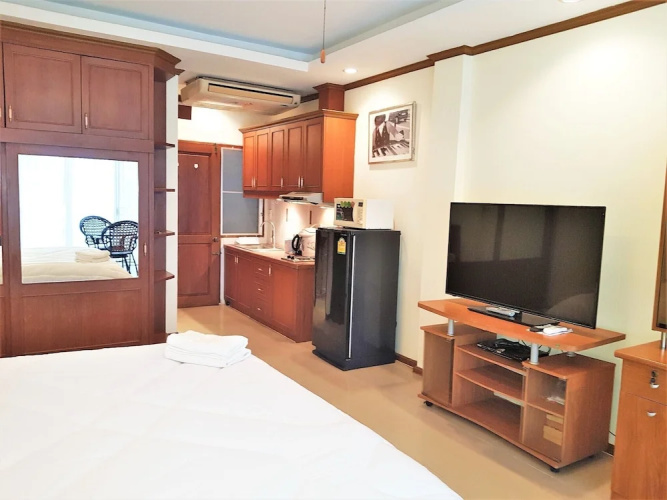 Large Studio Baan Suan Lalana