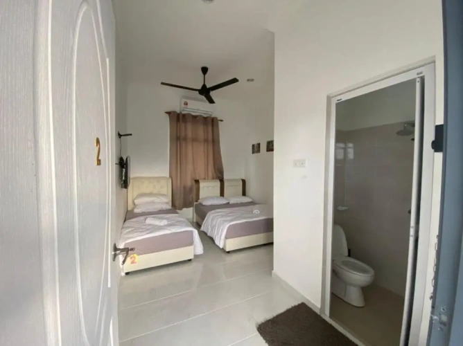 Standard Triple room