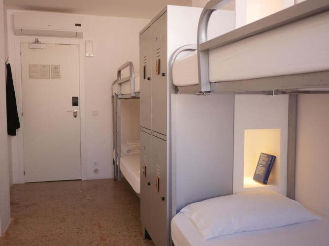 Bed in Dorm