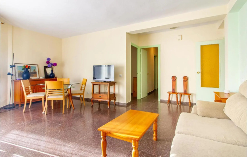 Nice apartment in Torrevieja with 3 Bedrooms