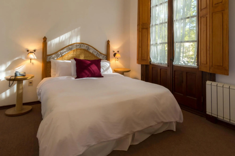 Don Antonio PosadaOver view