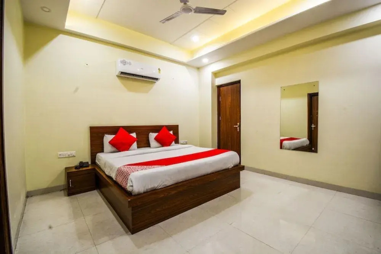 Mark Inn by OYO Rooms